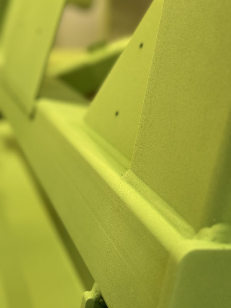 Limettengrün beschichtetes Bauteil