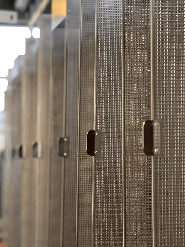 Beschichtete Lochblech-Elemente für die Fassade